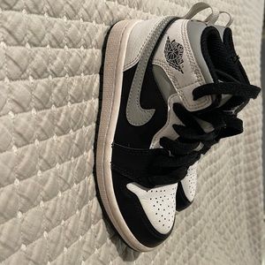 Kids Jordan 1 Black & Grey size 11